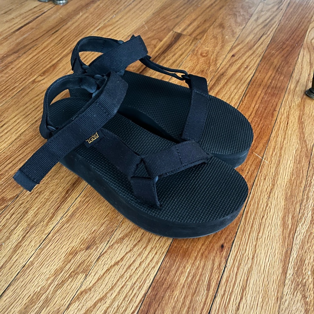 Teva Flatforms, Black, Size US 6, Good Condition